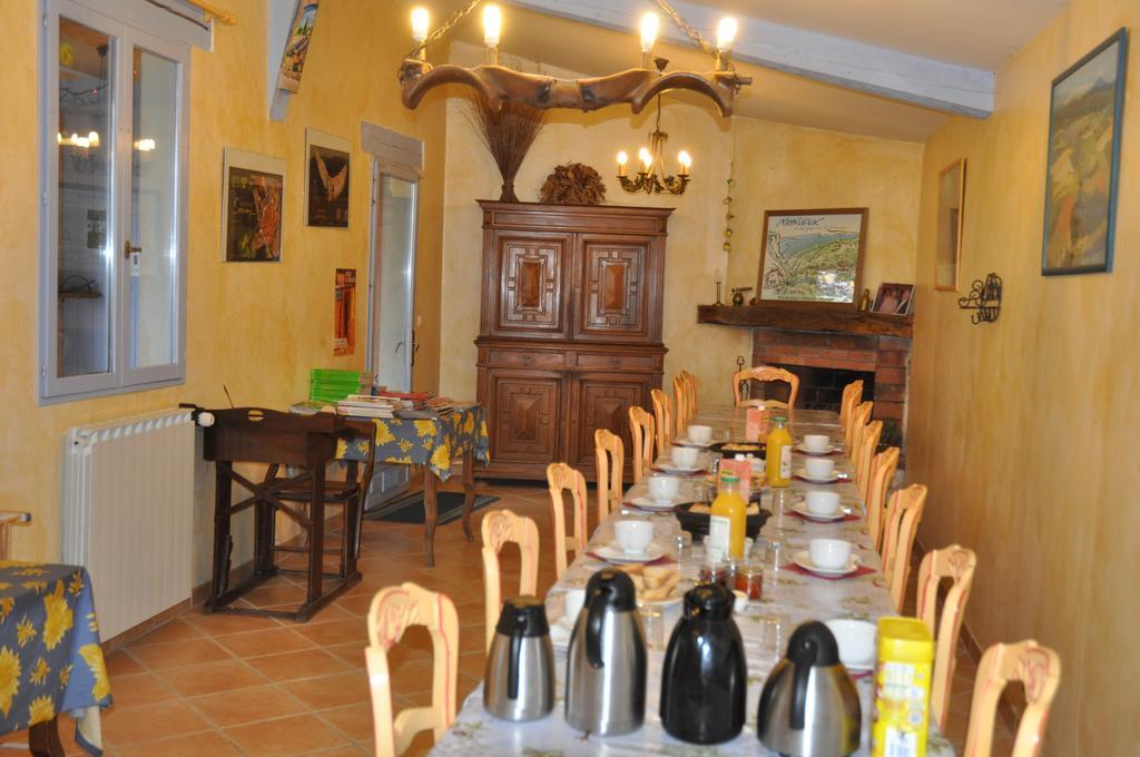 Le Petit Labouret Hotel Revest-du-Bion Екстериор снимка