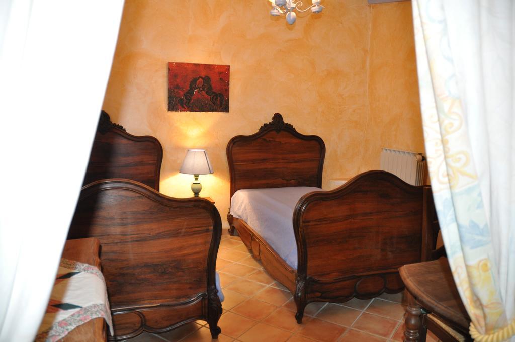 Le Petit Labouret Hotel Revest-du-Bion Екстериор снимка