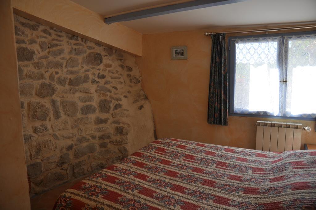 Le Petit Labouret Hotel Revest-du-Bion Екстериор снимка